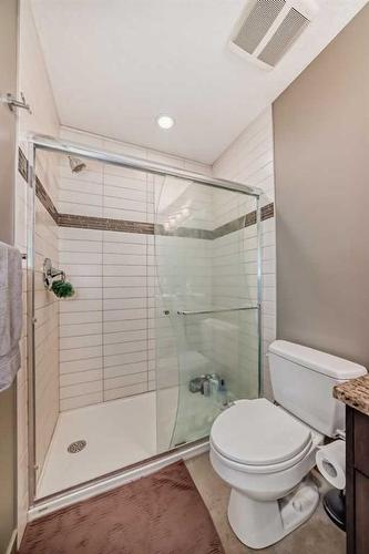 3-311 15 Avenue Ne, Calgary, AB - Indoor Photo Showing Bathroom