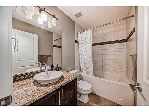 3-311 15 Avenue Ne, Calgary, AB - Indoor Photo Showing Bathroom