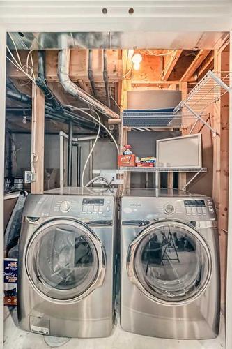 3-311 15 Avenue Ne, Calgary, AB - Indoor Photo Showing Laundry Room