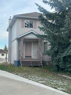 117 Coral Springs Bay NE Calgary, AB T3J 3P4