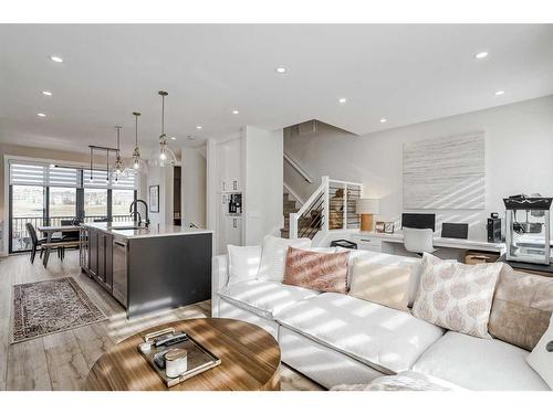 24-130 Discovery Drive Sw, Calgary, AB - Indoor Photo Showing Living Room