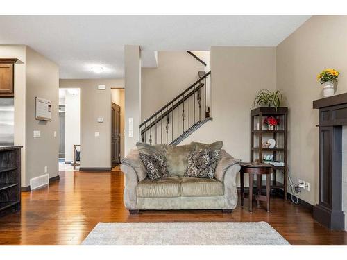 5 Masters Park Se, Calgary, AB - Indoor Photo Showing Living Room