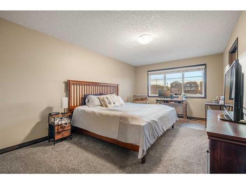 5 Masters Park Se, Calgary, AB - Indoor Photo Showing Bedroom