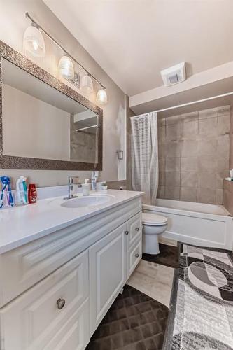 25 Taracove Way Ne, Calgary, AB - Indoor Photo Showing Bathroom