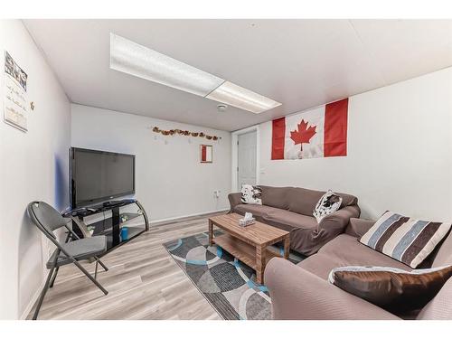 25 Taracove Way Ne, Calgary, AB - Indoor Photo Showing Other Room