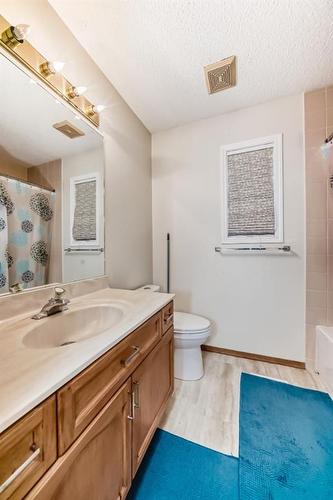 25 Taracove Way Ne, Calgary, AB - Indoor Photo Showing Bathroom