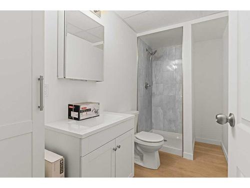 56 Grotto Way Ne, Canmore, AB - Indoor Photo Showing Bathroom