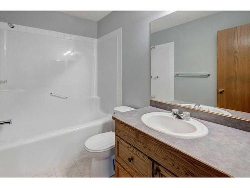 10980 Harvest Lake Way Ne, Calgary, AB - Indoor Photo Showing Bathroom