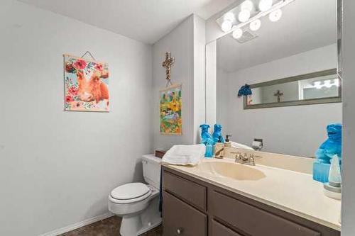 29-2210 Oakmoor Drive Sw, Calgary, AB - Indoor Photo Showing Bathroom