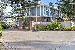 29-2210 Oakmoor Drive SW Calgary, AB T2V 4R4