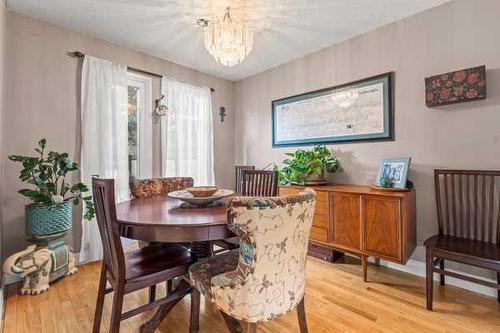 29-2210 Oakmoor Drive Sw, Calgary, AB - Indoor Photo Showing Dining Room