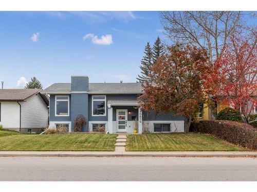 10619 Oakmoor Way Sw, Calgary, AB - Outdoor With Facade