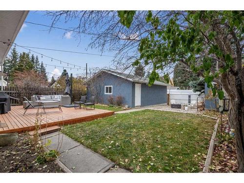 10619 Oakmoor Way Sw, Calgary, AB - Outdoor