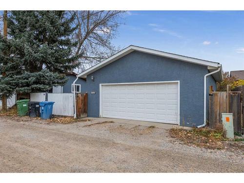 10619 Oakmoor Way Sw, Calgary, AB - Outdoor With Exterior