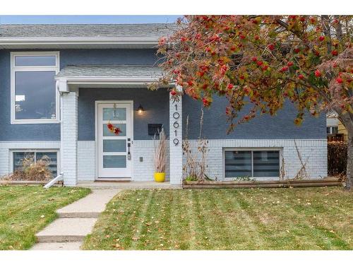 10619 Oakmoor Way Sw, Calgary, AB - Outdoor With Facade