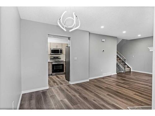 13-2519 38 Street Ne, Calgary, AB - Indoor