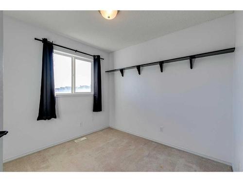 45 Prestwick Avenue Se, Calgary, AB - Indoor Photo Showing Other Room