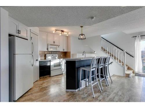 45 Prestwick Avenue Se, Calgary, AB - Indoor Photo Showing Kitchen