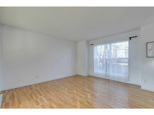 45 Prestwick Avenue Se, Calgary, AB - Indoor Photo Showing Other Room