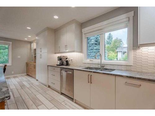 3727 37 Street Nw, Calgary, AB - Indoor Photo Showing Kitchen With Double Sink