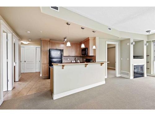 1905-836 15 Avenue Sw, Calgary, AB - Indoor Photo Showing Kitchen