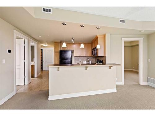 1905-836 15 Avenue Sw, Calgary, AB - Indoor Photo Showing Kitchen