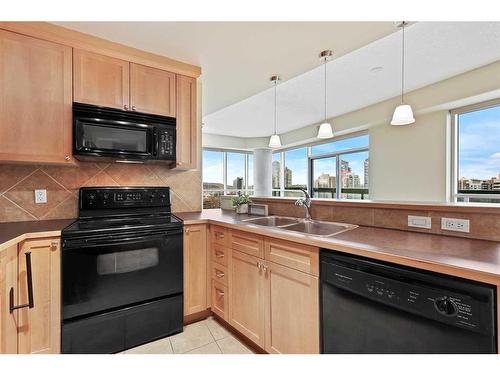 1905-836 15 Avenue Sw, Calgary, AB - Indoor Photo Showing Kitchen With Double Sink