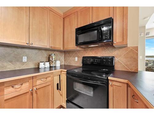 1905-836 15 Avenue Sw, Calgary, AB - Indoor Photo Showing Kitchen