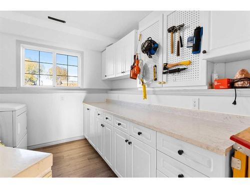 209 Valarosa Place, Didsbury, AB - Indoor Photo Showing Kitchen