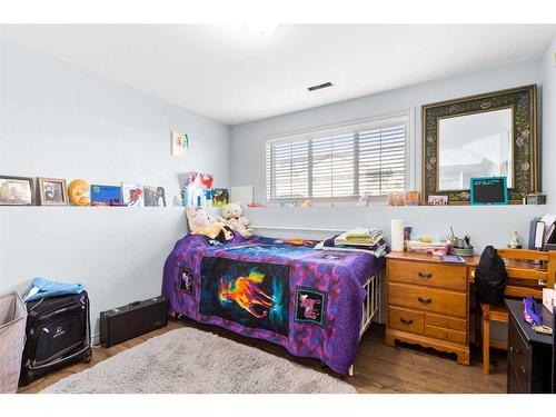 209 Valarosa Place, Didsbury, AB - Indoor Photo Showing Bedroom