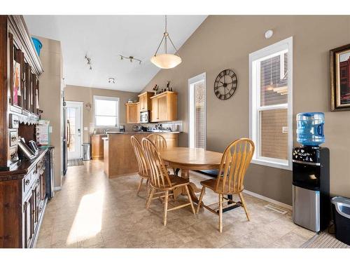 209 Valarosa Place, Didsbury, AB - Indoor Photo Showing Dining Room