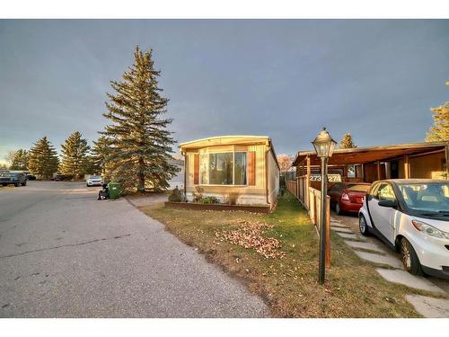 273-3223 83 Street Nw, Calgary, AB 