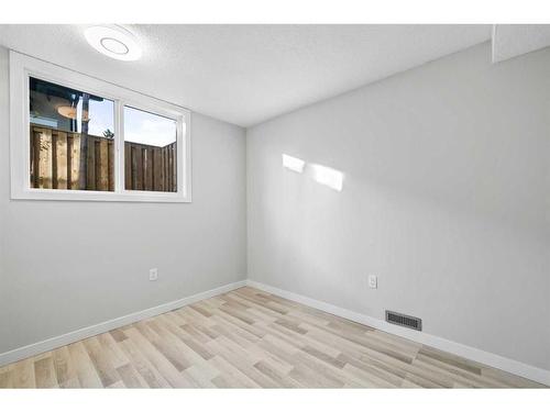 607 Sabrina Road Sw, Calgary, AB - Indoor Photo Showing Other Room