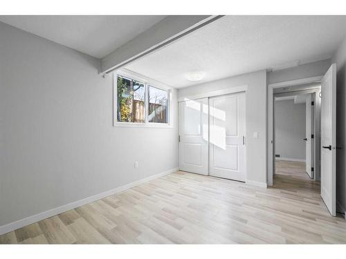 607 Sabrina Road Sw, Calgary, AB - Indoor Photo Showing Other Room