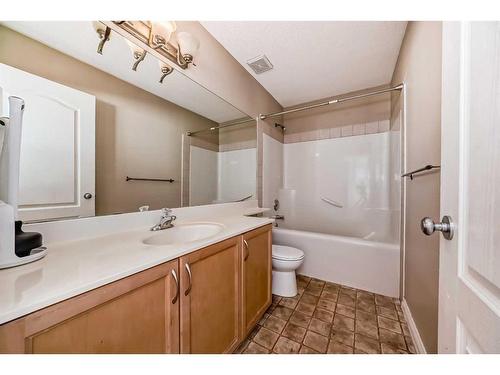 257 Bridlemeadows Common Sw, Calgary, AB - Indoor Photo Showing Bathroom