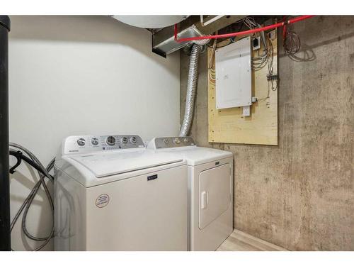 611 Sabrina Road Sw, Calgary, AB - Indoor Photo Showing Laundry Room