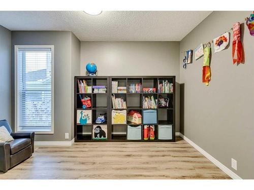 15 Cranfield Crescent Se, Calgary, AB - Indoor Photo Showing Other Room