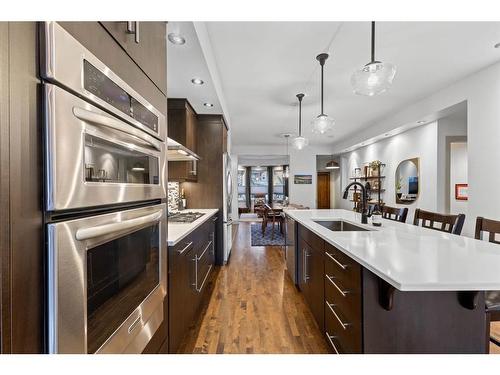 615 23 Avenue Sw, Calgary, AB - Indoor Photo Showing Kitchen With Upgraded Kitchen