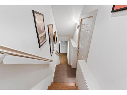 615 23 Avenue Sw, Calgary, AB - Indoor Photo Showing Other Room