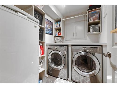 615 23 Avenue Sw, Calgary, AB - Indoor Photo Showing Laundry Room