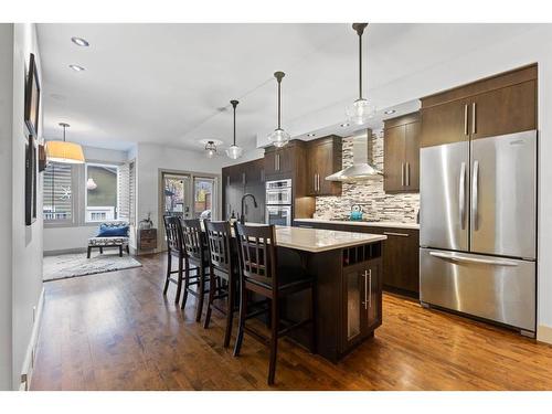 615 23 Avenue Sw, Calgary, AB - Indoor Photo Showing Kitchen With Upgraded Kitchen