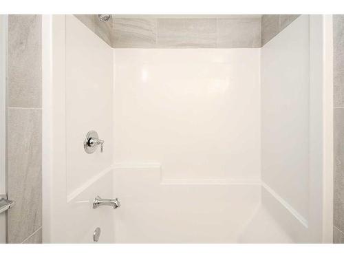 302-19661 40 Street Se, Calgary, AB - Indoor Photo Showing Bathroom