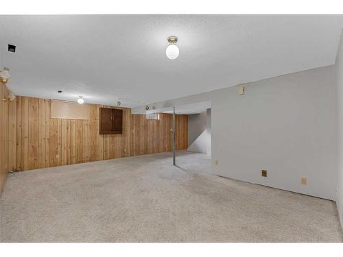 12 Penswood Place Se, Calgary, AB - Indoor Photo Showing Other Room