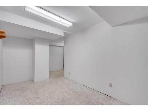 12 Penswood Place Se, Calgary, AB - Indoor Photo Showing Other Room