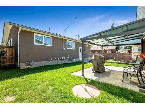 12 Penswood Place Se, Calgary, AB - Outdoor