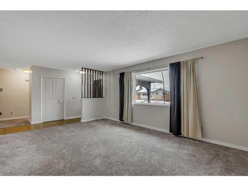 12 Penswood Place Se, Calgary, AB - Indoor Photo Showing Other Room