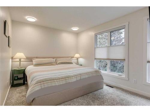 3920 Point Mckay Road Nw, Calgary, AB - Indoor Photo Showing Bedroom