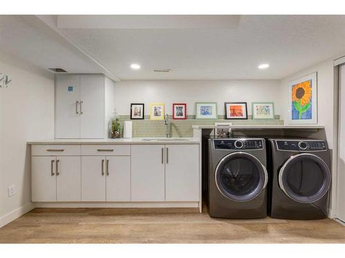 3920 Point Mckay Road Nw, Calgary, AB - Indoor Photo Showing Laundry Room