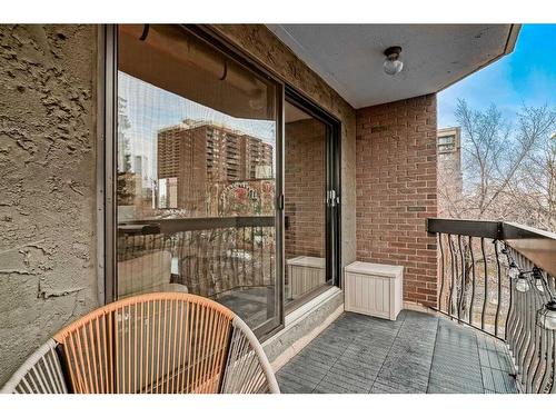 402-537 14 Avenue Sw, Calgary, AB - Outdoor With Balcony With Exterior