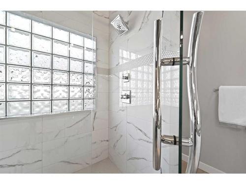 27 Meadow Pointe Drive, Heritage Pointe, AB - Indoor Photo Showing Bathroom